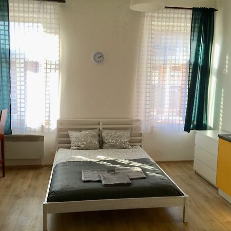Residence Vita Nejedleho プラハ エクステリア 写真